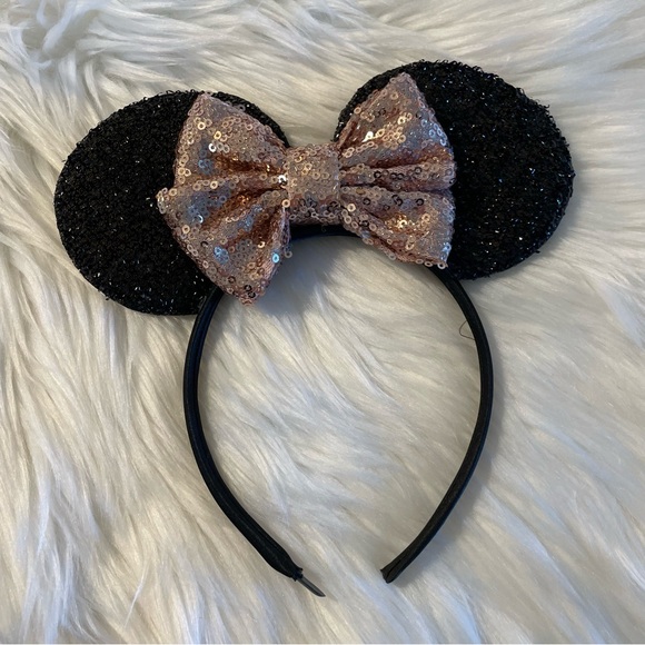 Accessories - Black and Pink Sequin Minnie Mouse Ears Headband GUC